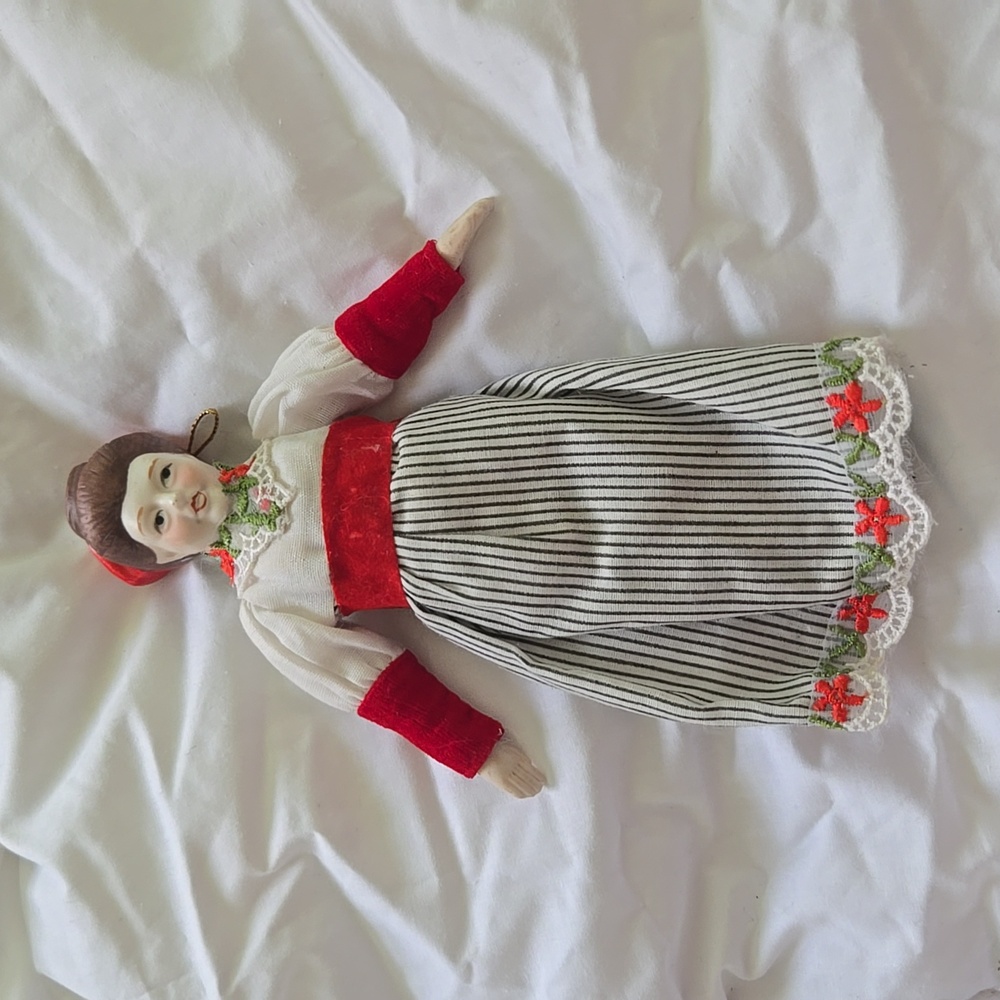 Embroidered Lace Trim Collectable 7 inch Grandma porcelain ornament